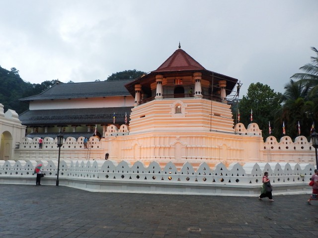 仏歯寺の外観